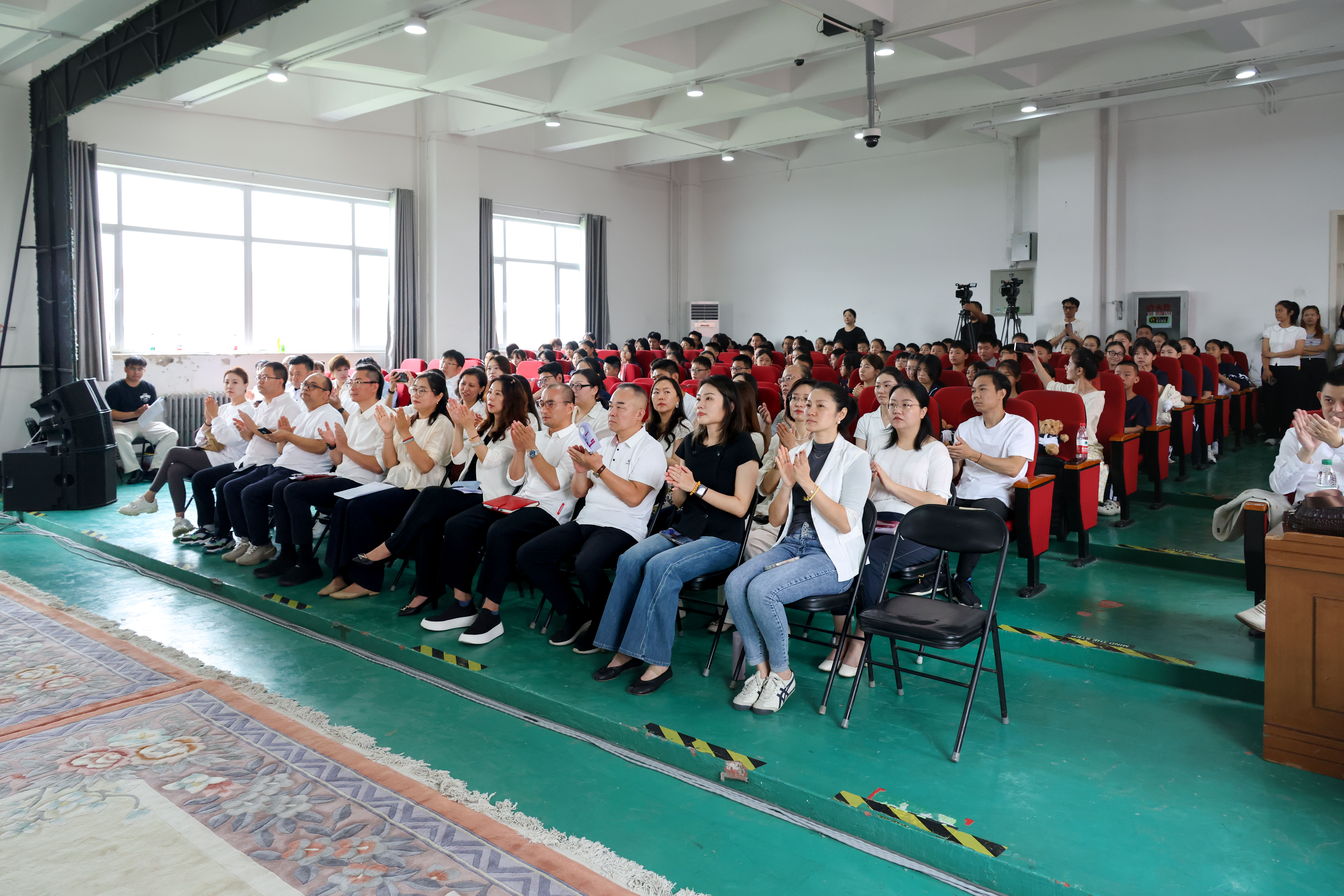 2025.09.12开学典礼暨教师表彰大会04.JPG