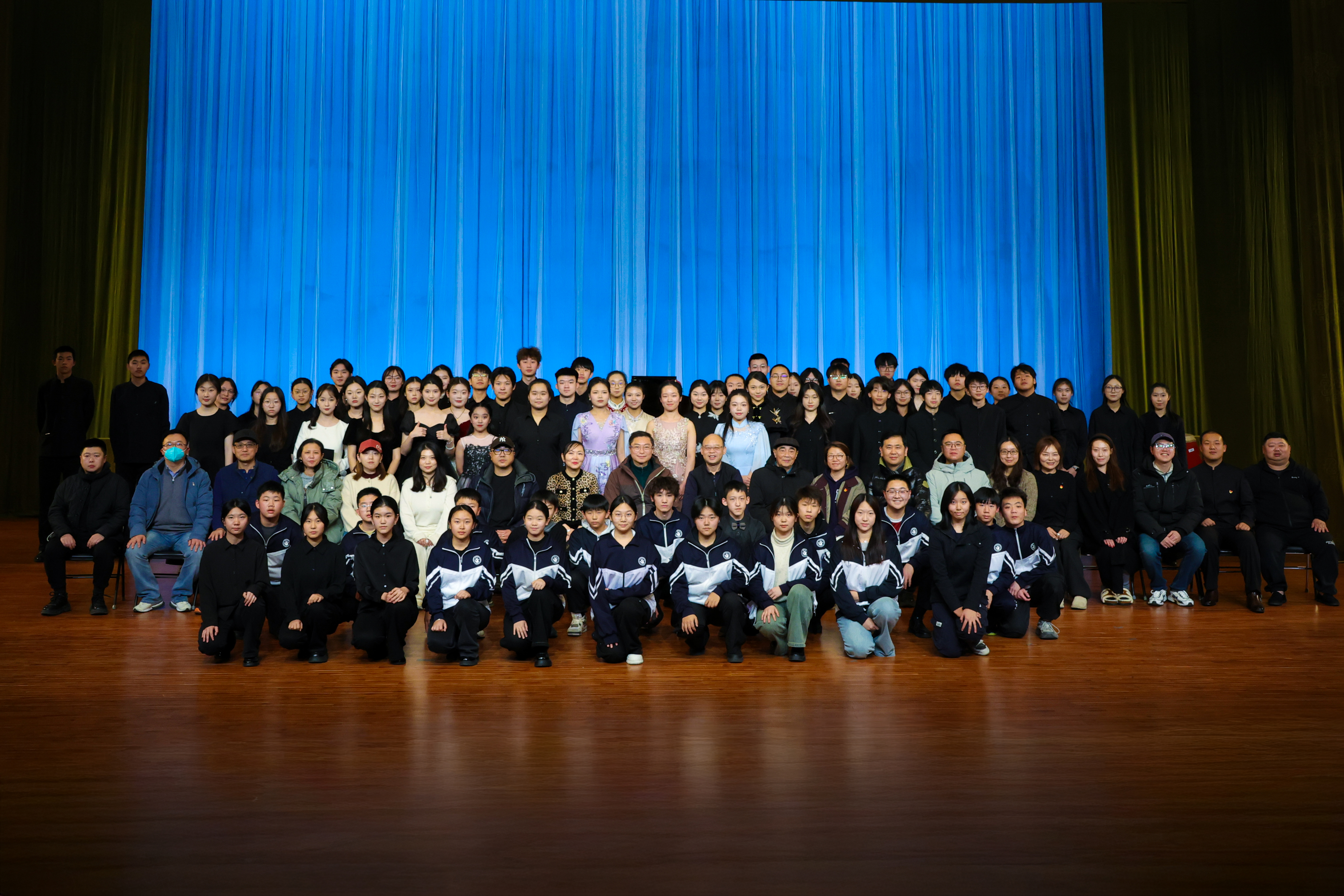 2025.12.02人民剧场附中音乐会20 拷贝.jpg